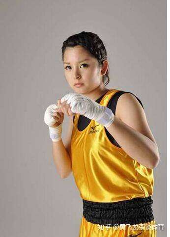 这个欧美健身搏击美女海报原图?