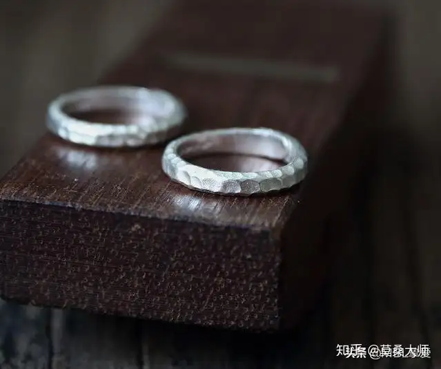 明星钻戒大盘点！刘嘉玲的"全美梨形"都输 