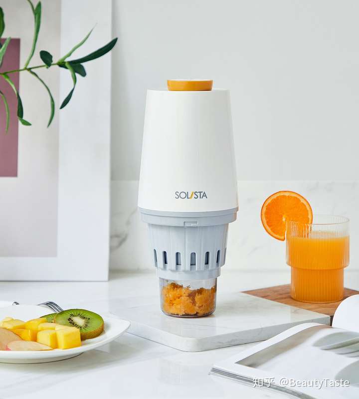 出汁率很高的迷你原汁机挤压的方式出汁高出汁率迷你身材轻巧便携usb