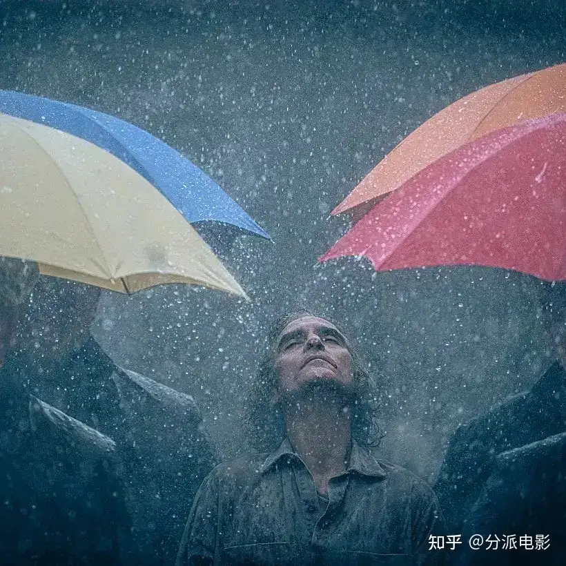 豆瓣6.0?哥谭变歌坛,《小丑2》扑大街!