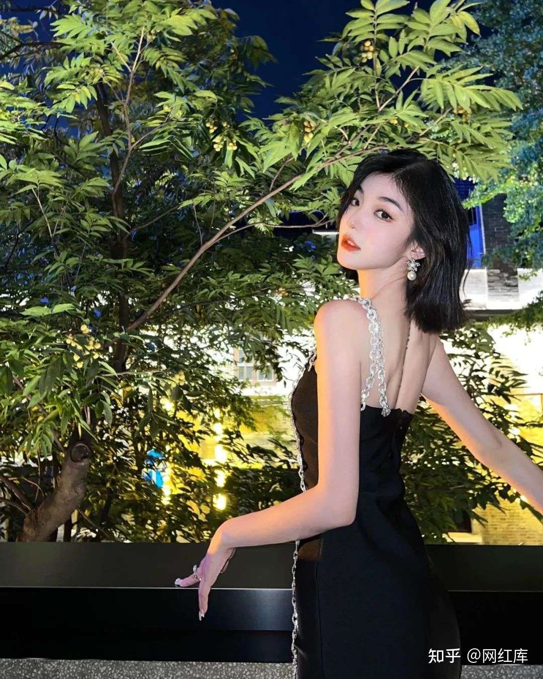 INS美女  | 高材生网红小南瓜，黑丝御姐风性感图片集 Facebook-第9张