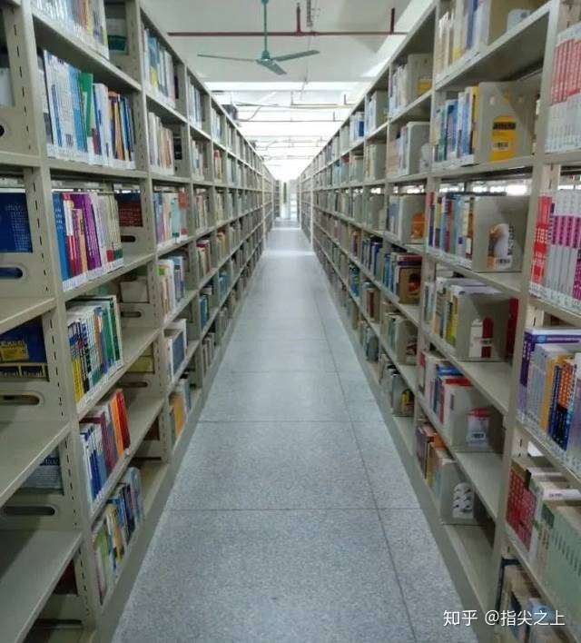 作为一名大一新生,性格内向,没有加入任何社团组织非