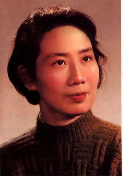 如何看待越剧十姐妹之一的袁雪芬? - 知乎