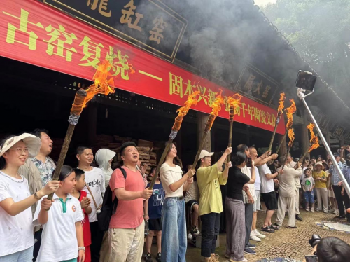 景德镇学院“瓷—青春筑梦”社会实践调研团：探窑火炽热，寻非遗匠心