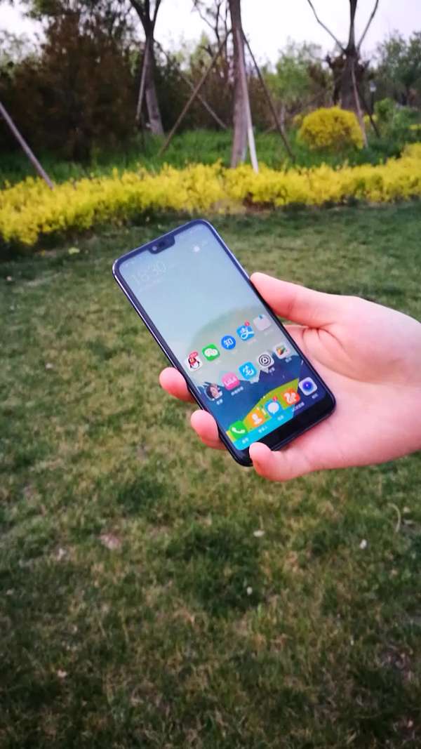 如何评价荣耀 10?