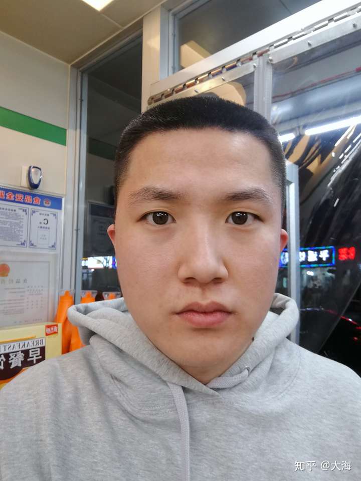 发两张我照片,短发和偏长的发型.不能笑哦.