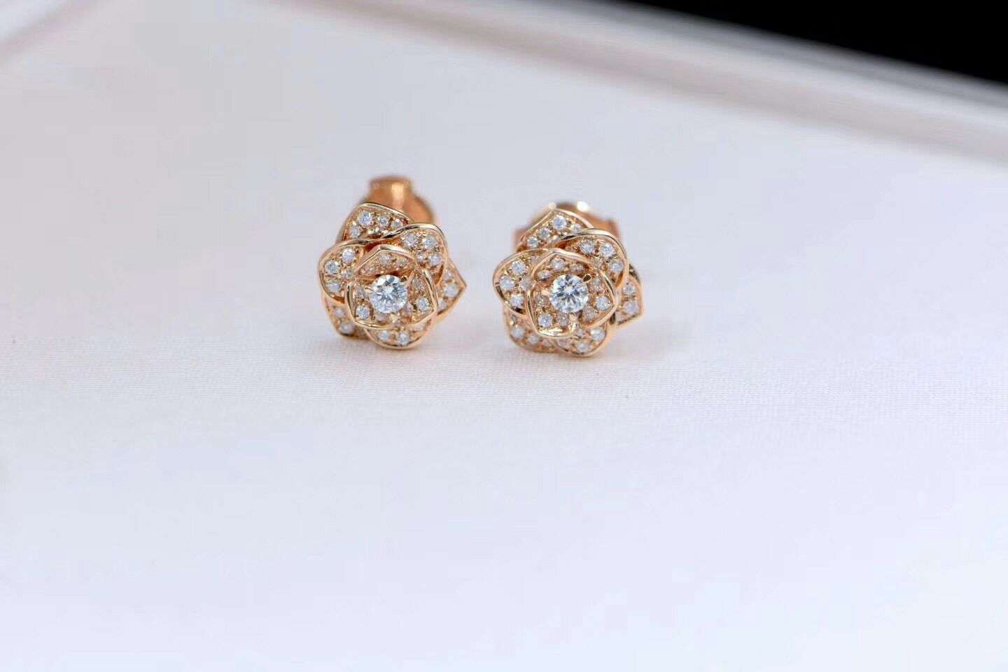 piaget伯爵山茶花耳钉!