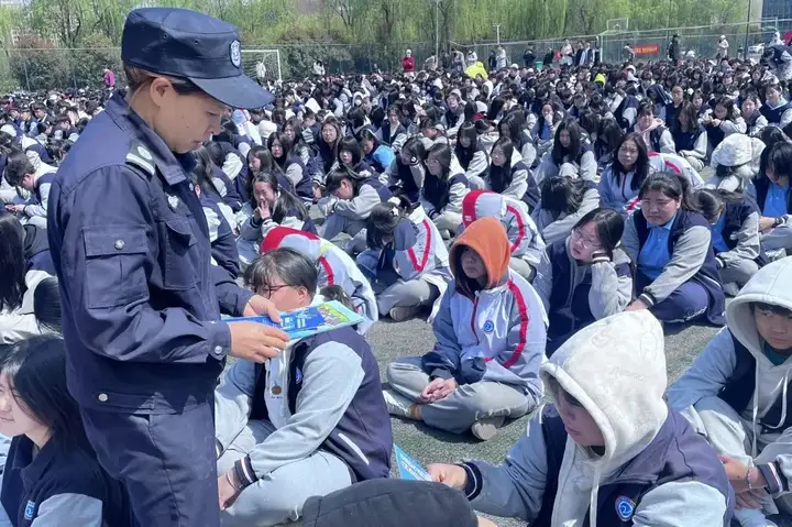 筑牢反诈防线 共建校园安全 | 塘栖校区法治反诈安全讲座(图3)