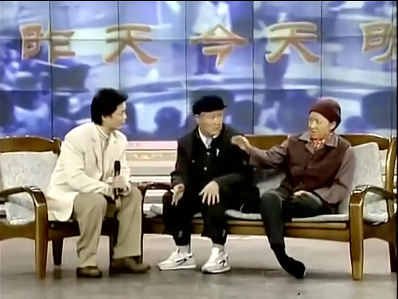 《昨天今天明天》这个小品明显唱红，但是非常火，在今天这种唱红作品却没有市场，什么原因？
