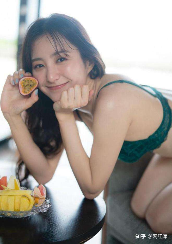 日本美女高田里穂 性感成熟姐姐魅力大 Facebook-第9张