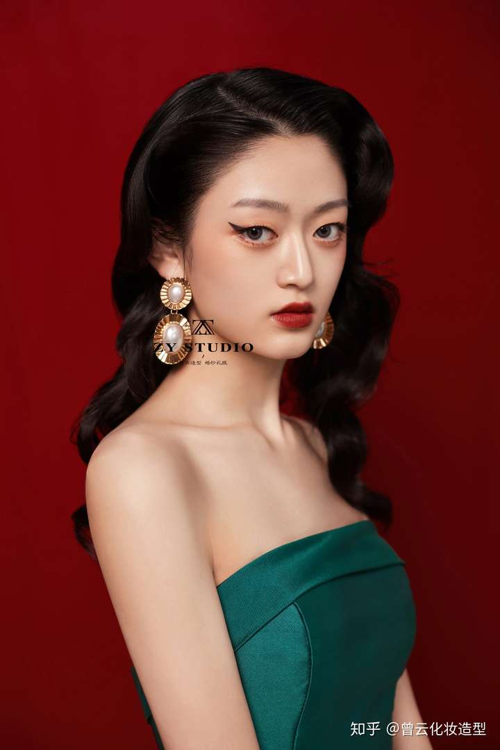 曾云造型课堂轻复古妆容造型