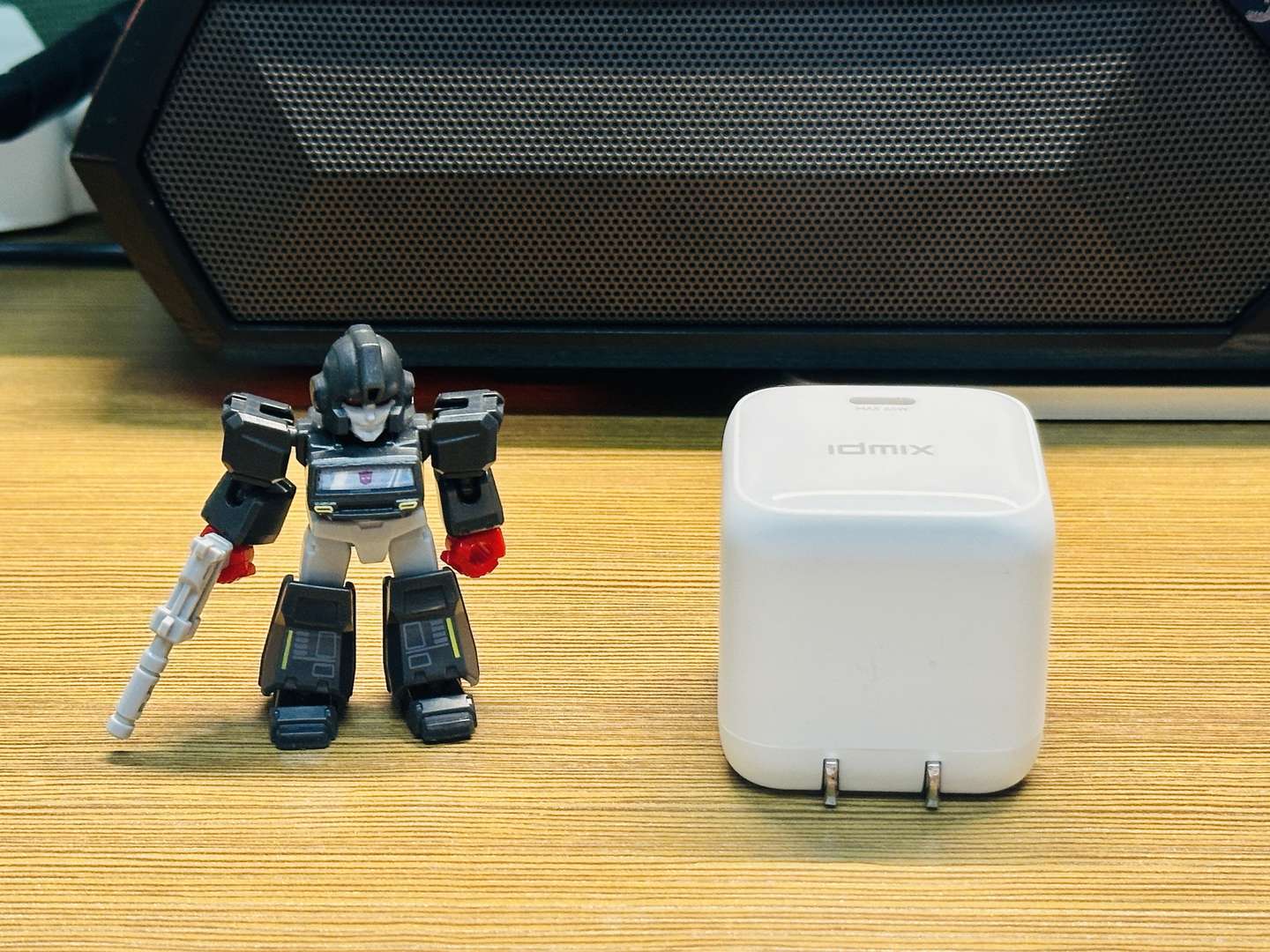   差旅减负神器：IDMIX65W小巧氮化镓充电器实测体验