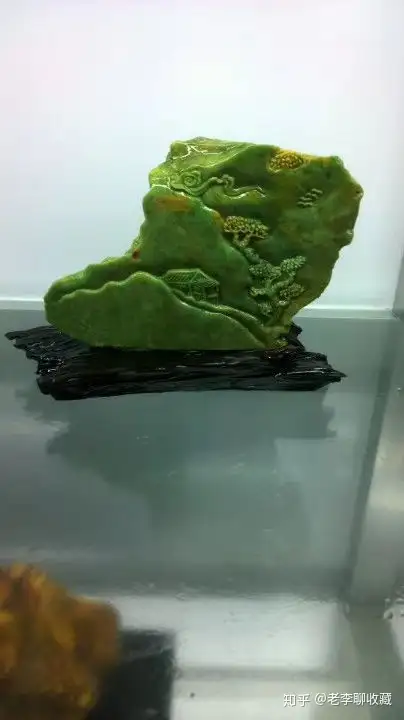 老挝石老挝叶蜡石系列之一绿色老挝石山水人家石雕