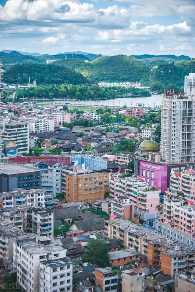 中国避暑旅游城市排行榜（中国10大避暑城市有哪些）