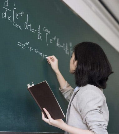 为什么大部分高校老师都不想搞行政？行政岗和教师岗的发展方向有什么区别？缩略图