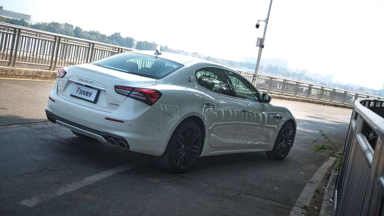 这车一直是名媛网红小姐姐的最爱 换装2 0t后魅力还在吗 知乎