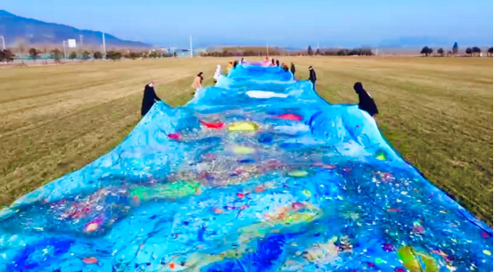 中国艺术家戈鲁100米巨制《天上人间星辰大海》亮相全球NFT大会引发轰动