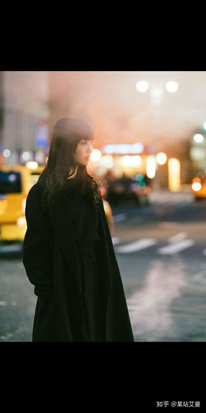 那我就先分享一个歌手吧 她叫aimer,是一个很可爱的日本歌手