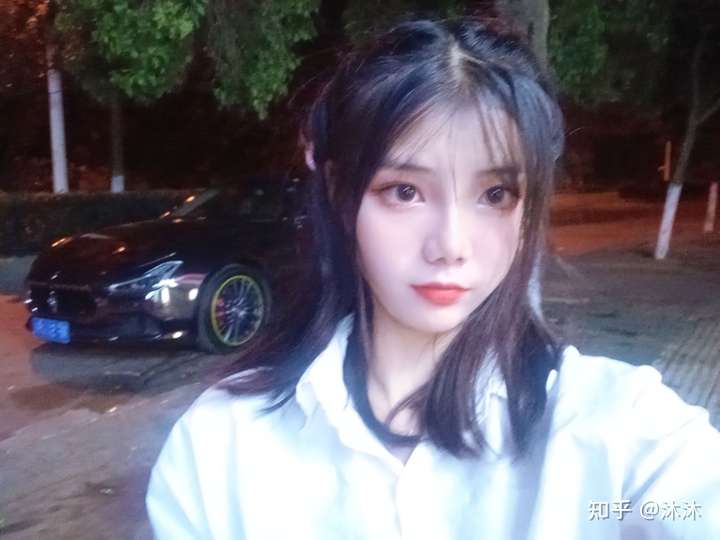 后来确实也是有小哥哥小姐姐搭讪聊天什么的, 其实最开始我没想着要在