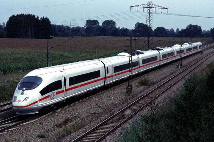 动力集中型动车组和动力分散型动车组的区别在哪里呢?