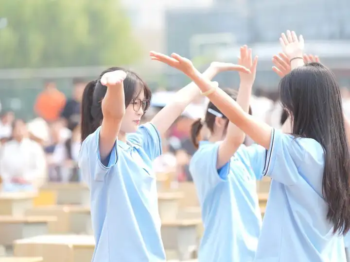正青春 向未来 | 2025塘栖校区高三成人礼(图8)