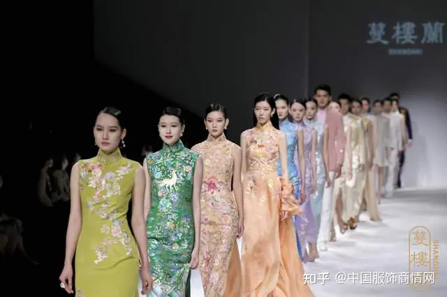 让旗袍重返日常之美—— 蔓楼兰游仙•梦春夏高定SS2023上海时装周时尚发布