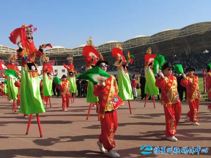 干货分享（临夏非遗六百年秧歌）临夏秧歌队为什么都戴眼镜 第8张