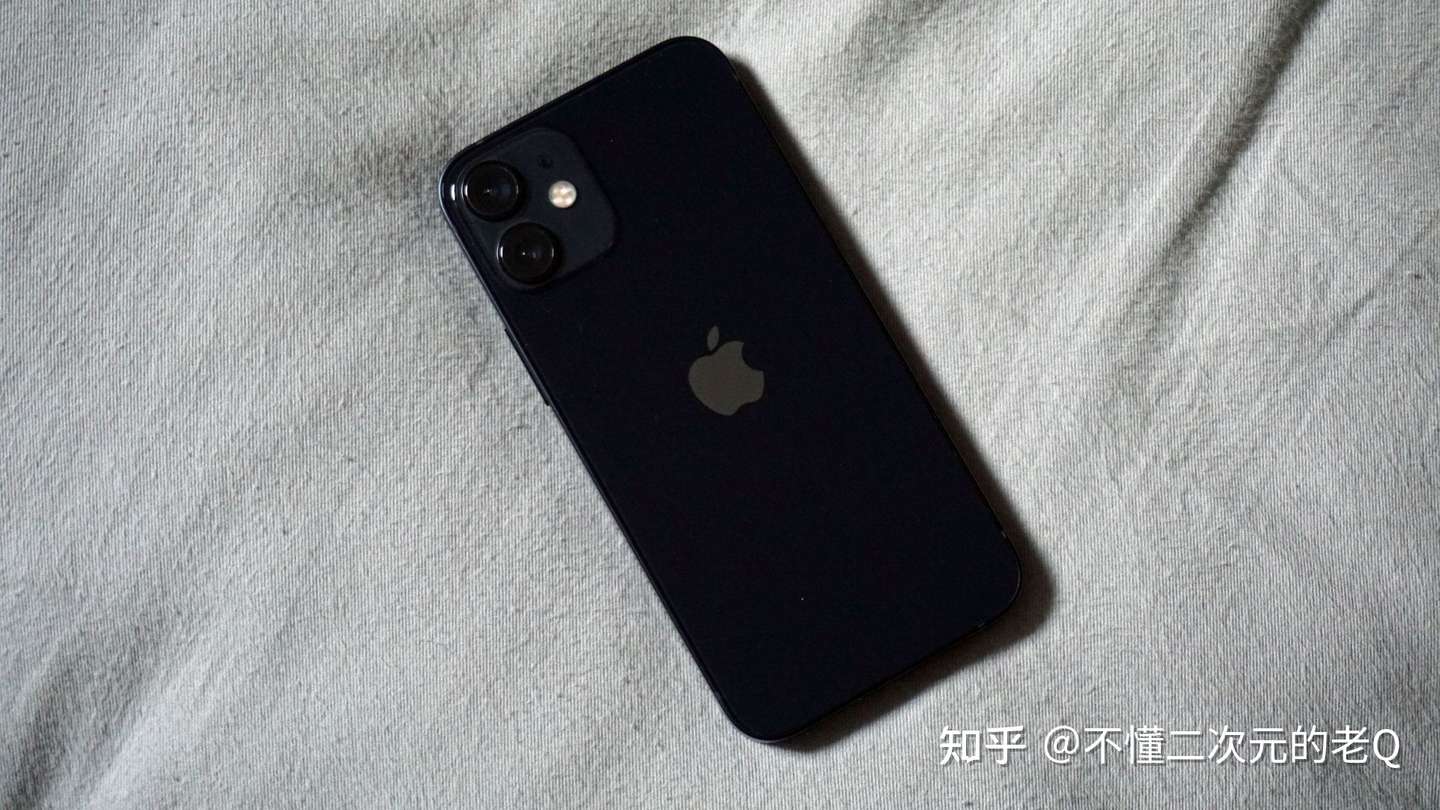 小屏手机的巅峰对决 Iphone12mini和iphonese2 谁更适合你 知乎