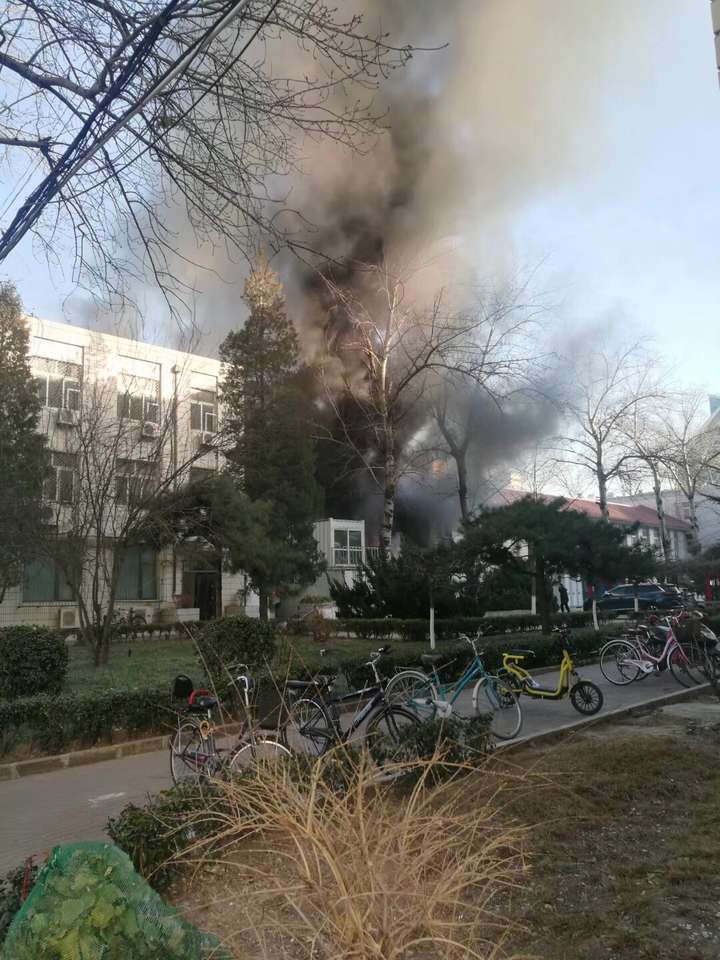 北京交通大学实验室发生爆炸事故造成 3 名学生死亡,事故原因是什么