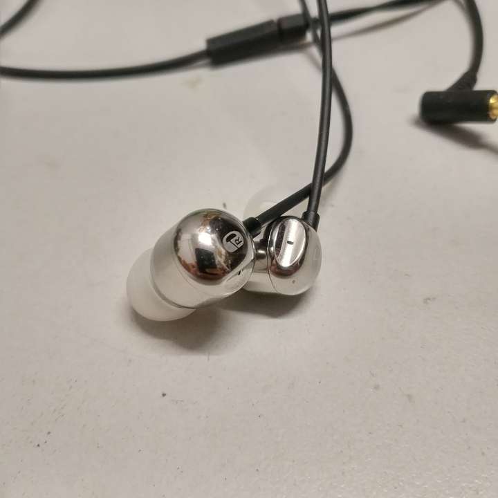 intimesora碧2代入门单动圈耳塞分享