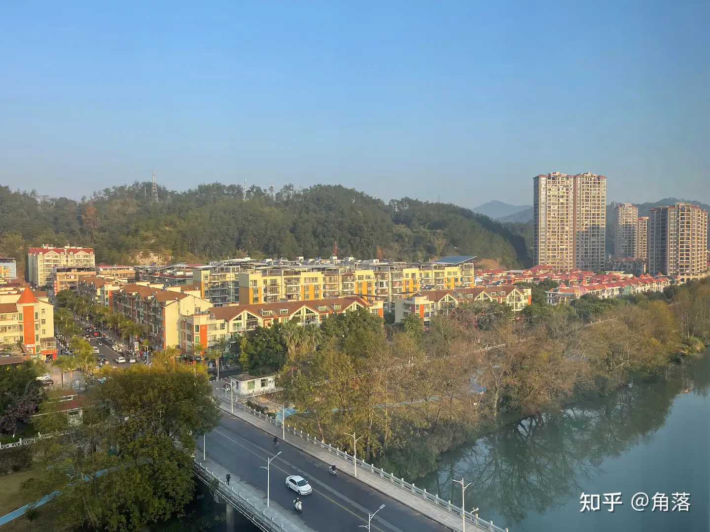 假如你把孩子培训成了名校尖子生，最终换来的结果是远离故土离开父母，你们能接受吗？