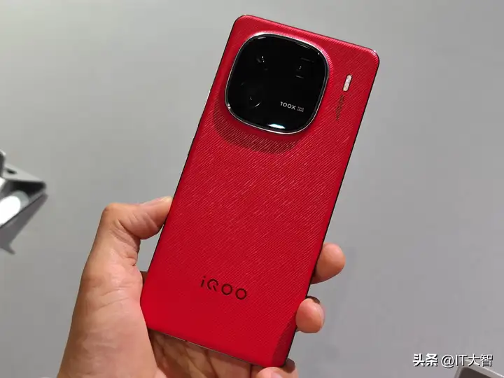 iqoo12值得入手吗（详细解读iqoo12配置及性能）