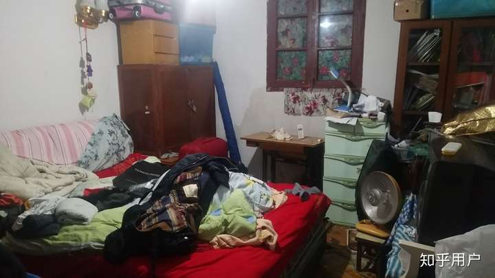 你见过的穷人家的家能有多乱