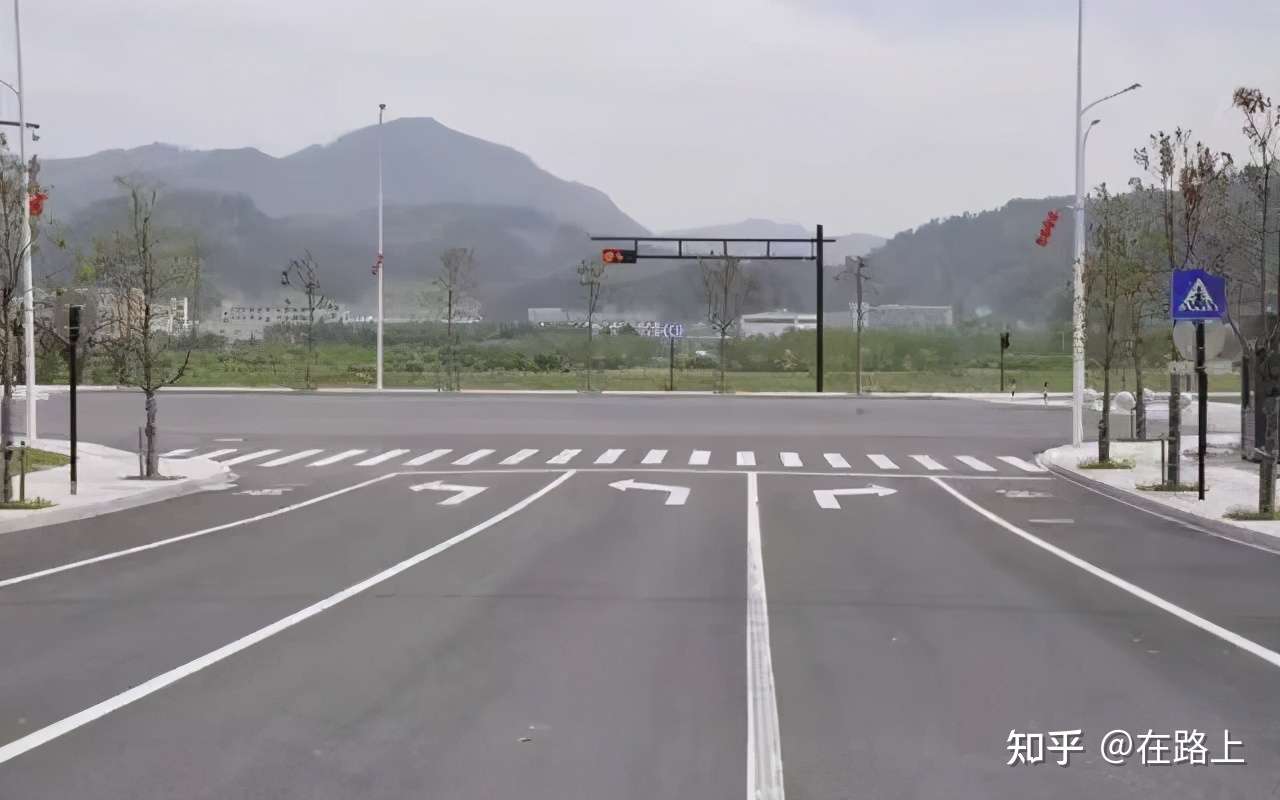 左转车道没有禁止掉头标志就可以掉头 以后要注意了 小心吃罚单 知乎