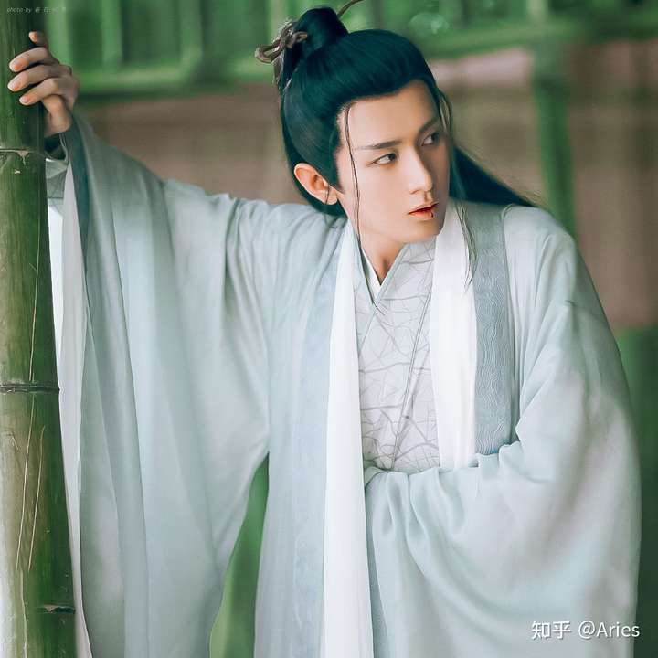 新生代的演员中,谁是你心中的古装第一美男子?