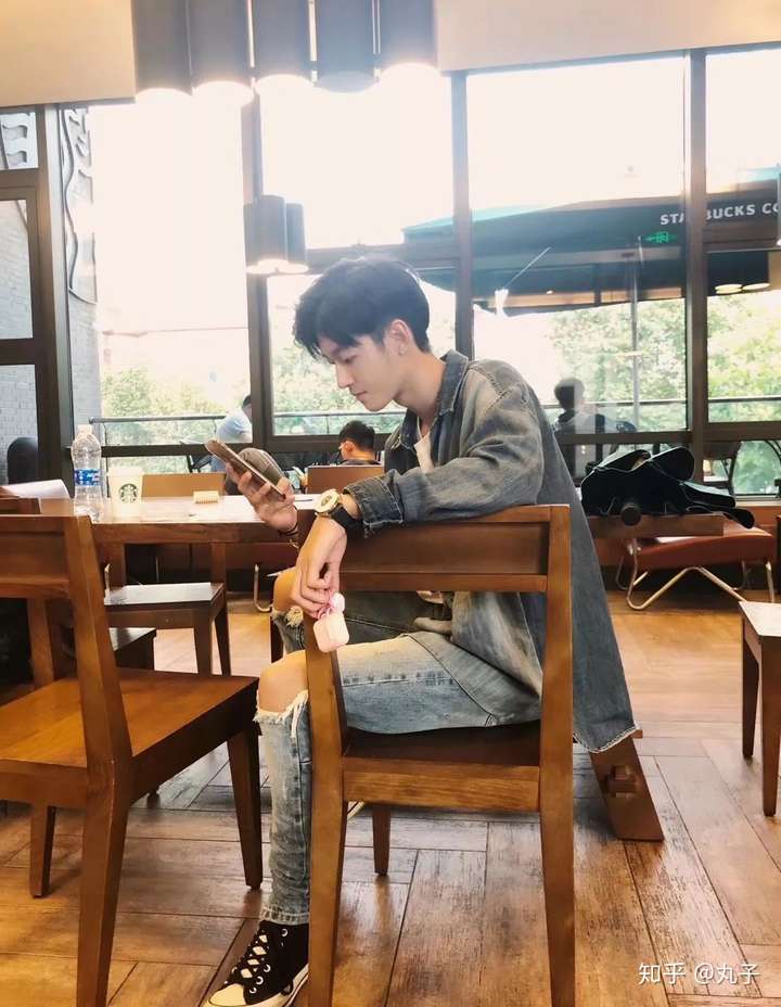 soul上的小哥哥太帅了吧! 走不动路了! 大家教教我如何撩走一个!