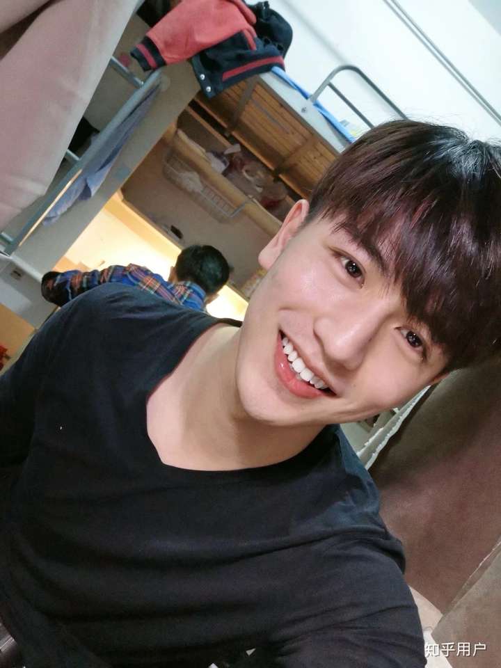 你见过最帅的高中男生长什么样?