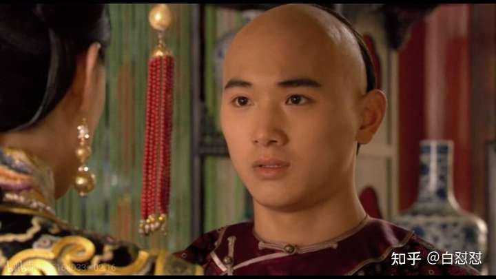 《甄嬛传》里,四阿哥弘历为了当皇帝,试探了甄嬛很多次,其中最经典的