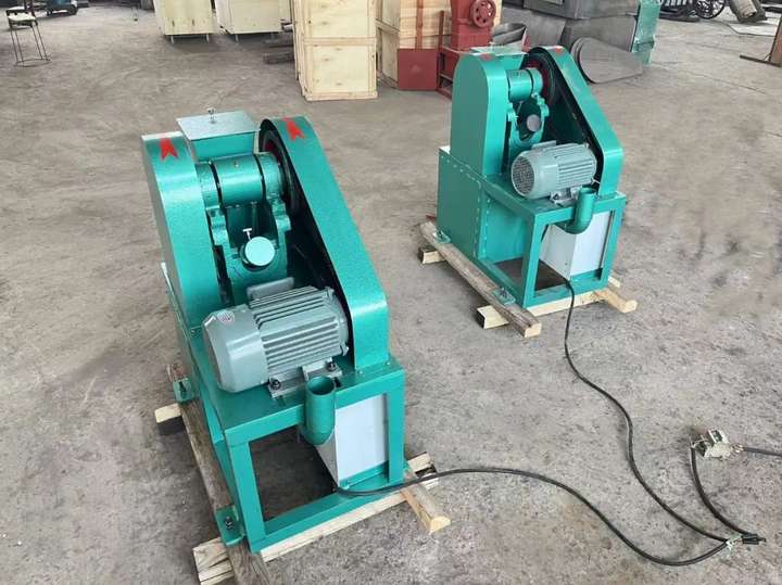 實(shí)驗(yàn)室顎式破碎機(jī)