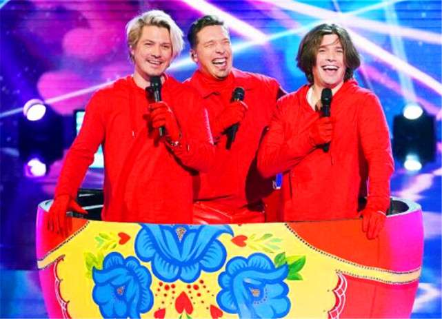 美国版 蒙面歌王 现俄罗斯套娃 汉森兄弟曾在中国遇尴尬 知乎