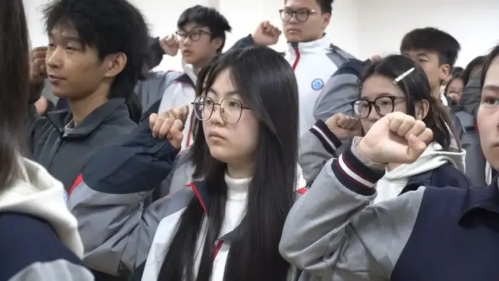 【紅色校園】信念如磐礪初心 青春揚(yáng)帆擔(dān)使命 | 塘棲校區(qū)團(tuán)課順利結(jié)業(yè)!(圖16) 【紅色校園】信念如磐礪初心 青春揚(yáng)帆擔(dān)使命 | 塘棲校區(qū)團(tuán)課順利結(jié)業(yè)!(圖16)