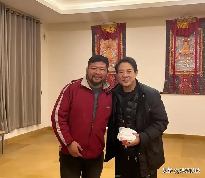 李连杰一家三口尼泊尔求佛（62岁利智尽显苍老容貌）