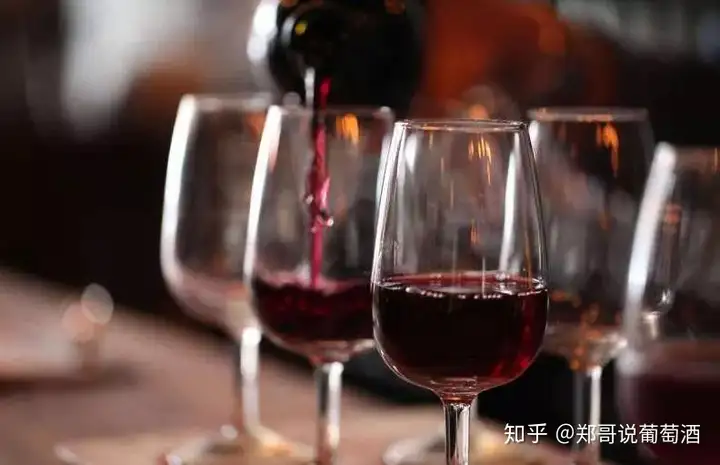 这都可以?(红葡萄与白葡萄酒的区别)红、白葡萄酒的生产过程有哪些不同-2023已更新(实时信息)-第2张图片-鲸幼网 这都可以?(红葡萄与白葡萄酒的区别)红、白葡萄酒的生产过程有哪些不同-2023已更新(实时信息)-第2张图片-鲸幼网