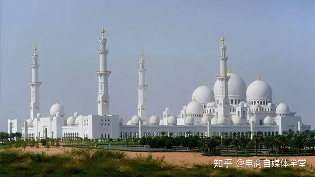 阿布扎比，与迪拜相邻，阿联酋面积最大的酋长国