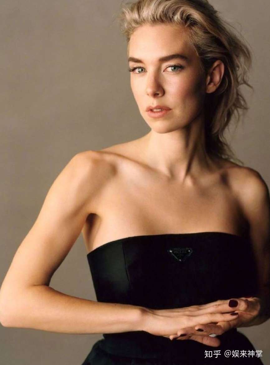 白寡妇最新写真照曝光 身材火辣又a又飒 网友 颜值重回巅峰 知乎