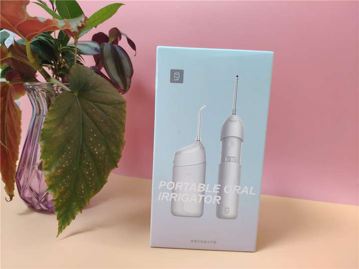 秒秒测便携式智能冲牙器——齿间洁净,一按即可