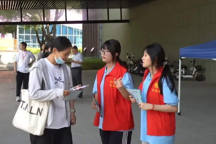 志远踏新路 启梦扬帆时 | 塘栖校区2025新生报到(图2)