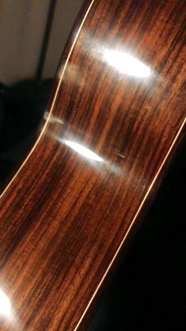 我的古典吉他是虫胶漆,那么如何保养抛光呢?