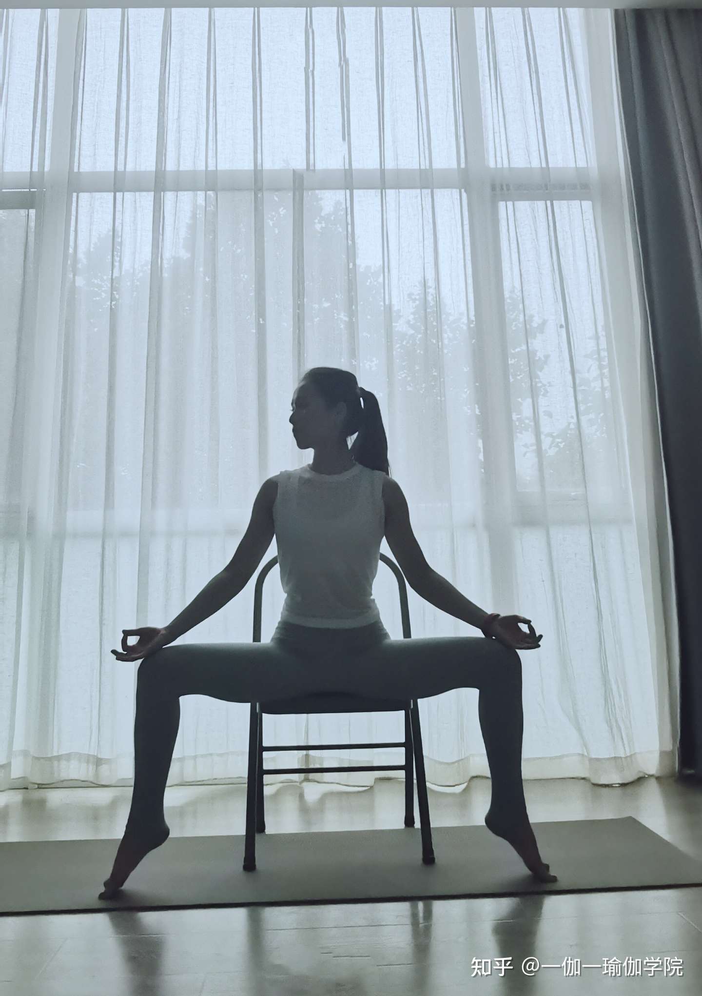 拥有一张瑜伽椅 解锁一众高难体式 知乎
