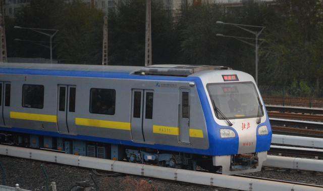 北京地铁 10 号线信号故障，部分列车晚点，目前故障已修复，你的出行受到影响了吗？